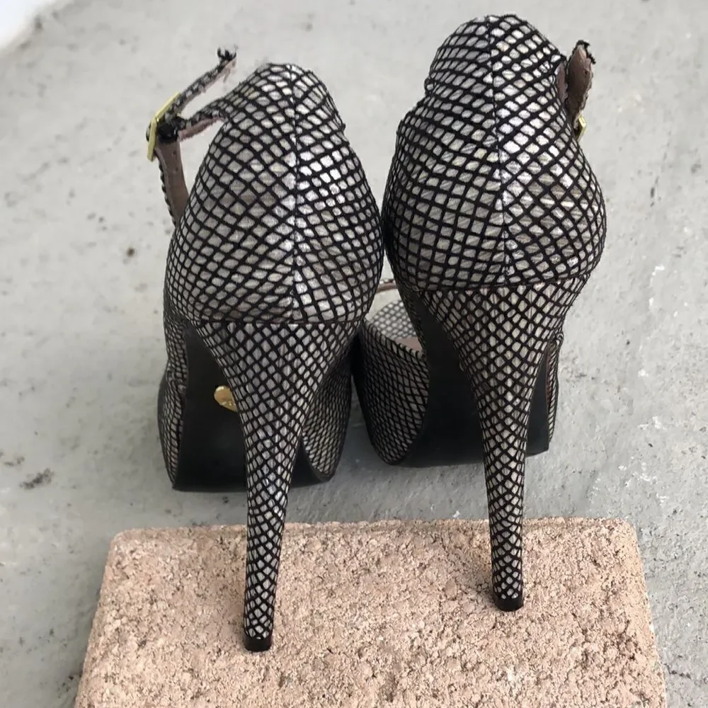 Betsy Johnson Belee platform